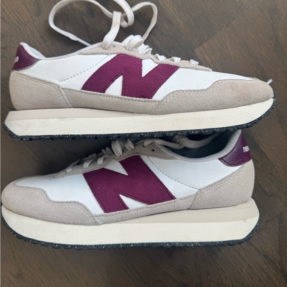 New Balance Shoes - New Balance Women's 237 V1 Sneakers Excellent Condition